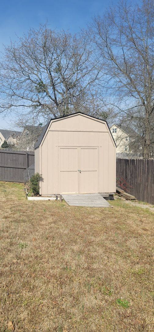 Building Photo - Beautiful Two-Story Home located in Asheford- Close to Fort Bragg & Minutes from Shopping/Restaur...