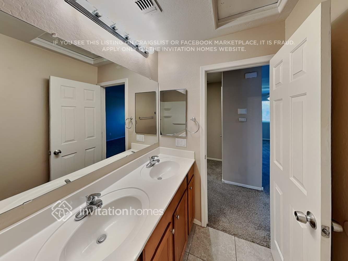 Building Photo - 14170 W Riviera Dr