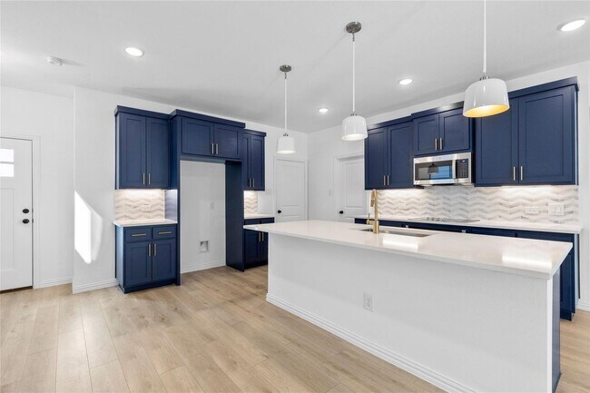 Building Photo - Brand-New 2025 Home in Gated Community Near Downtown Dallas