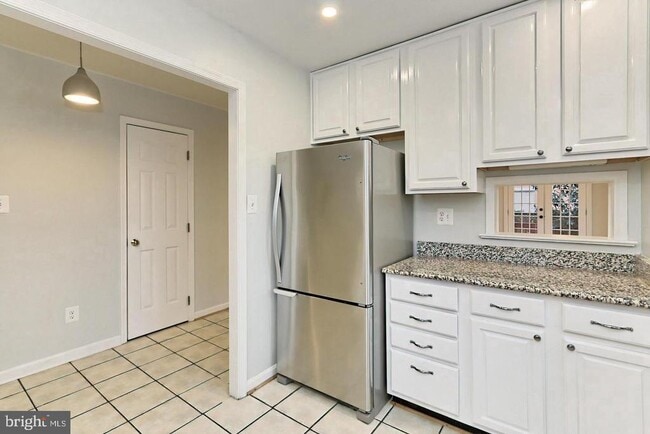 Building Photo - 1024 N Monroe St