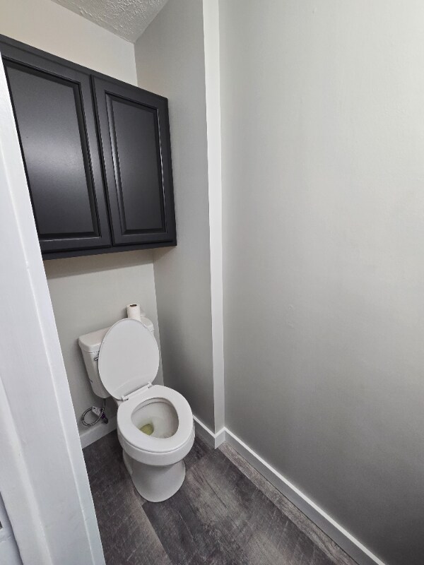 Building Photo - 1104 W 8th St