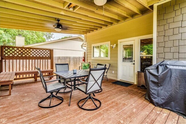 Building Photo - 11322 Bristle Oak Trail