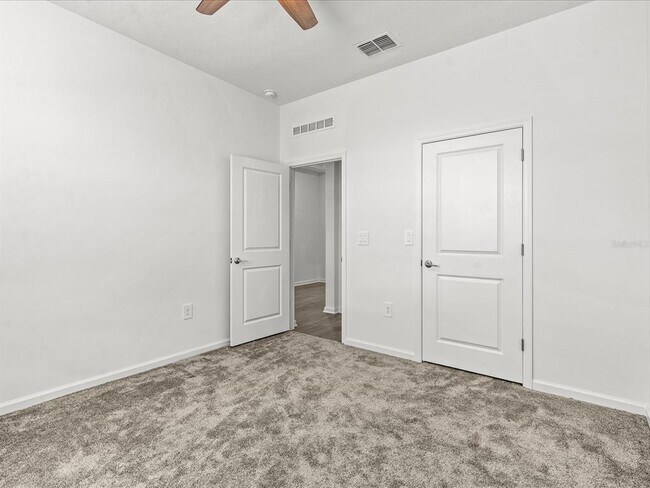 Building Photo - 2952 Armstrong Ave