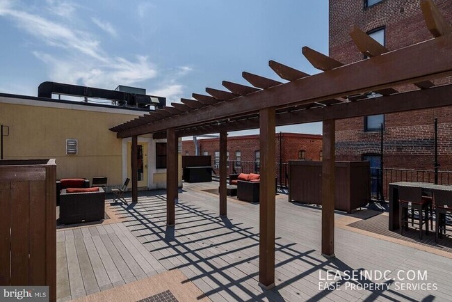 Building Photo - 1354 Euclid St NW