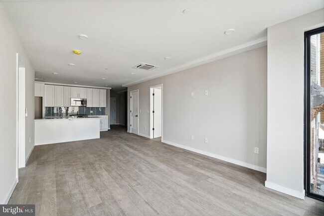 Building Photo - 1648 Ridge Ave