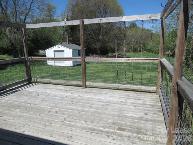 Building Photo - 1330 Davis Rd