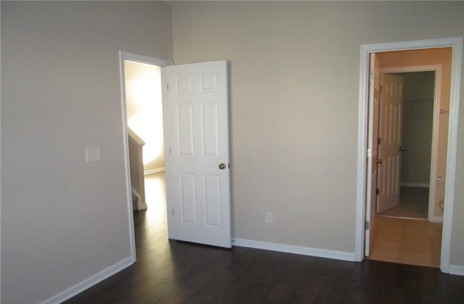 Building Photo - Beautiful Primary Bedroom Down townhome in...