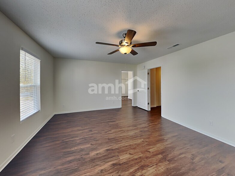 Building Photo - 3230 Brandenburg Dr