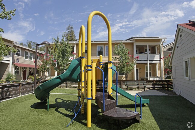 Building Photo - Foss Creek Court
