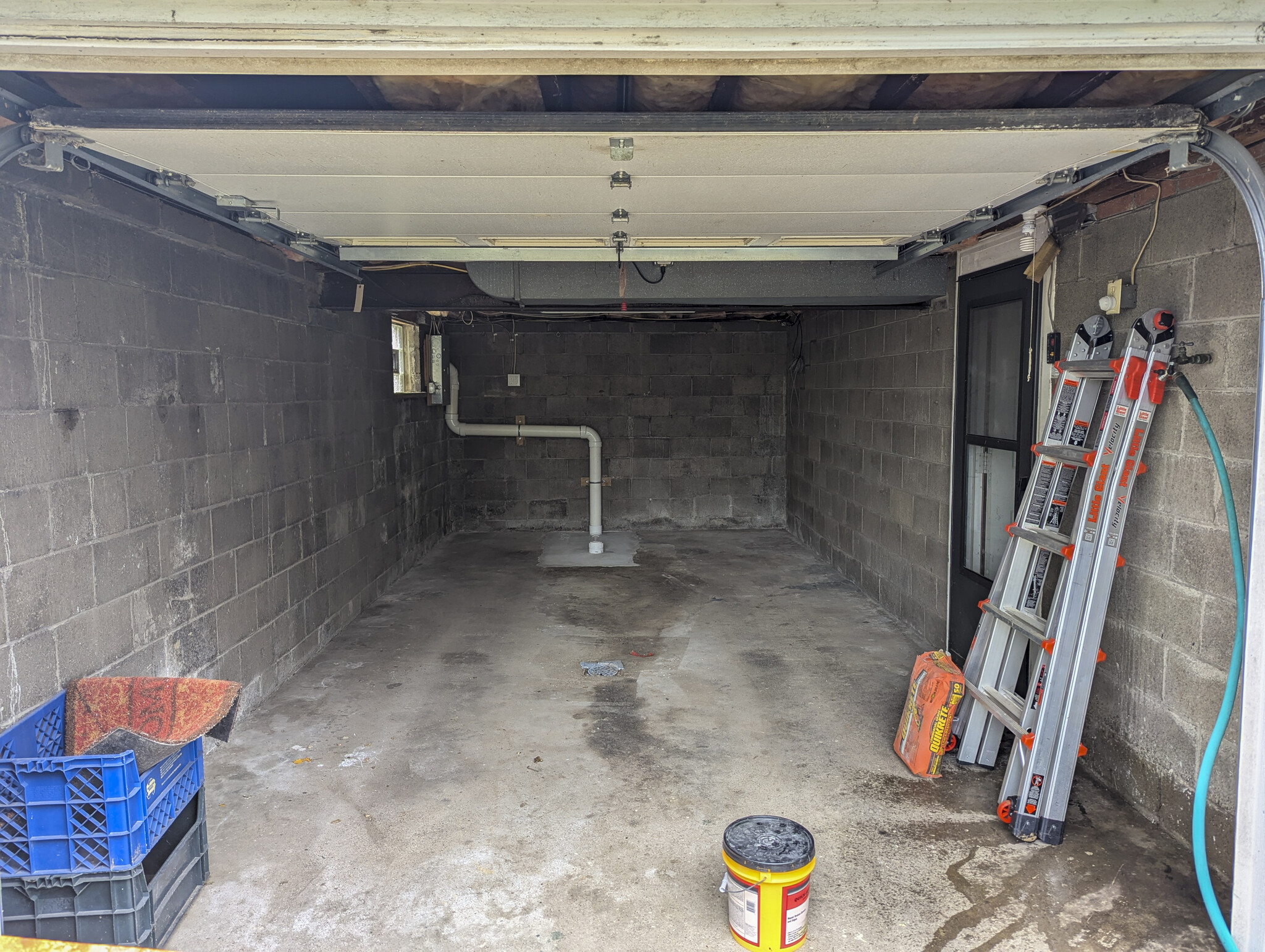 Building Photo - 713 Overhill Dr