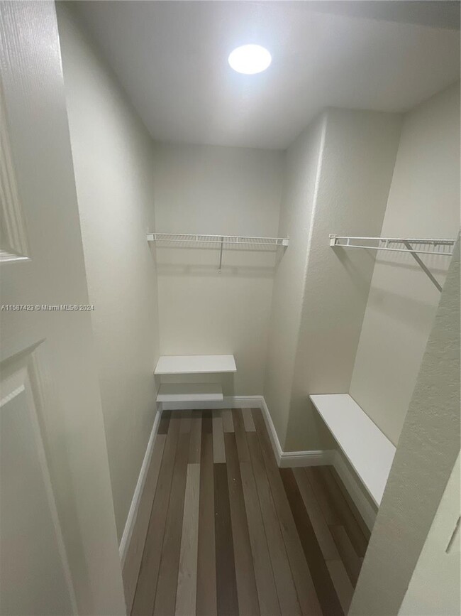 Building Photo - 4242 SW 124th Way
