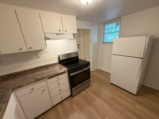 Interior Photo - 1828 West 9th