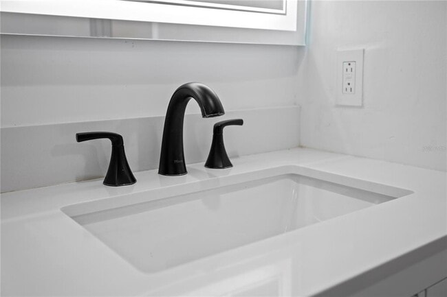 Building Photo - 6062 Willowpointe Cir