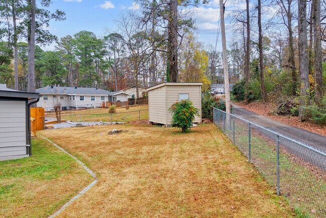 Building Photo - ?969 Oak Grove Road West Homewood!