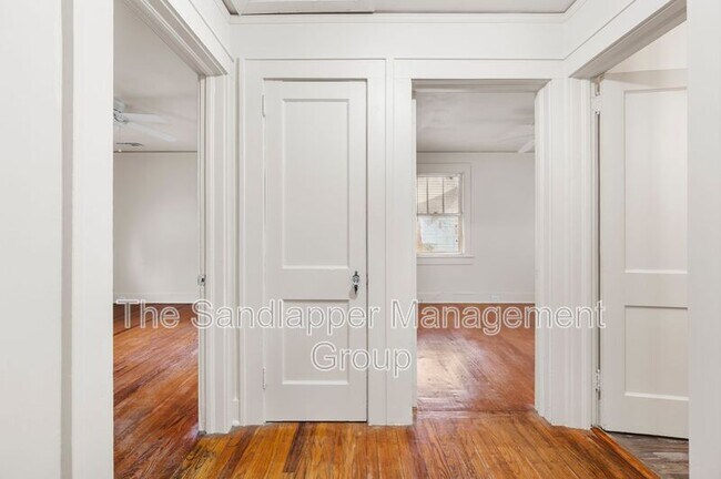 Building Photo - 2144 Banyan St