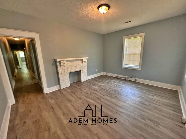 Building Photo - $250 RENT SPECIAL! Spacious 2 Bedroom Home...