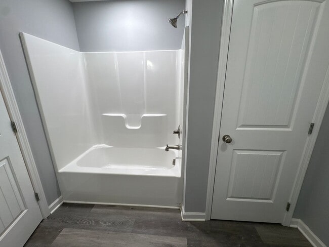 Building Photo - 315 Davis St