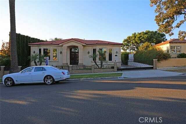 Building Photo - 831 E Orange Grove Ave