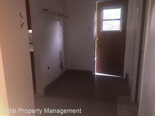 Building Photo - 3 br, 2 bath House - 946 Cardoza Dr