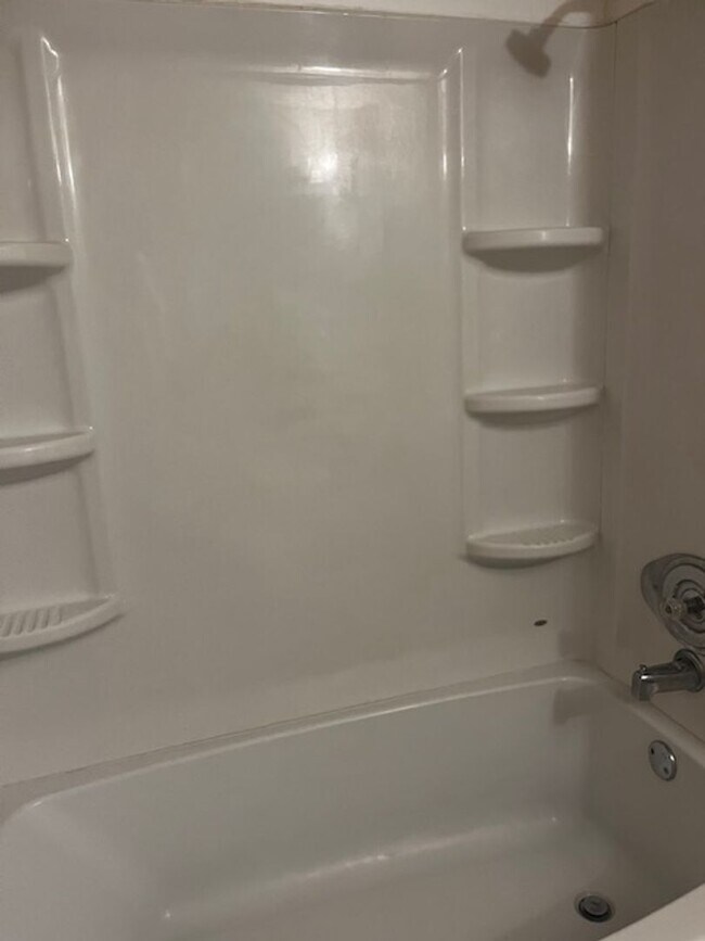 Building Photo - MP149 - 1014-1016 E Crown Ave