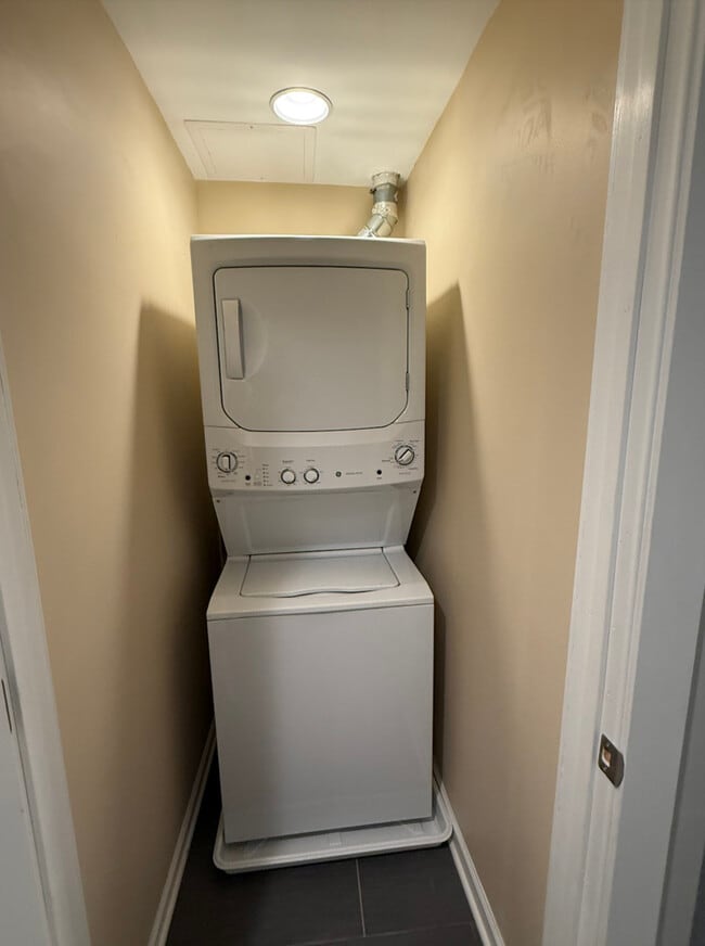 Building Photo - 311 W Harrison St