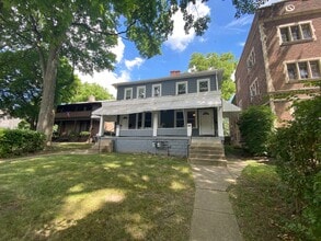 Building Photo - 52 E Norwich Ave