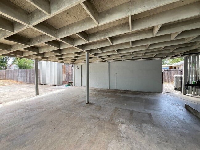 Building Photo - Available now! El Camino & Colfax - 2 bedr...