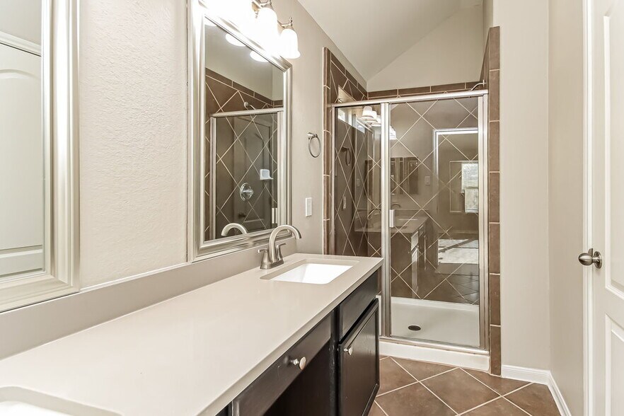 Building Photo - 323 Sea Breeze Dr