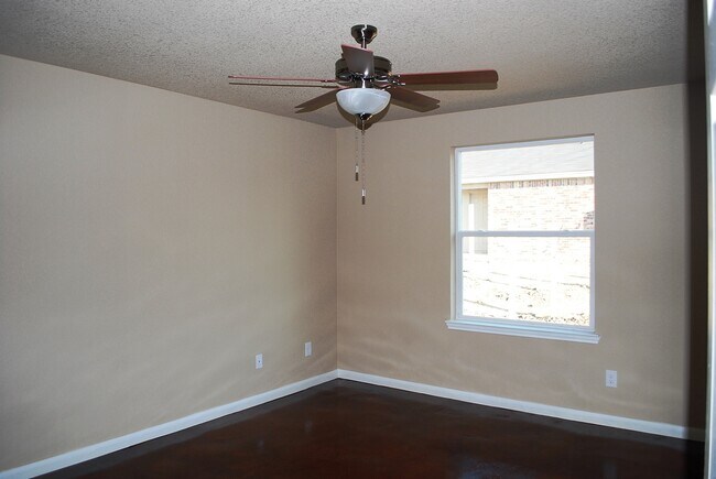 Building Photo - 1421Hopi