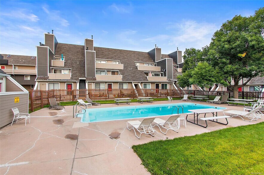 Building Photo - 5250 S Huron Way