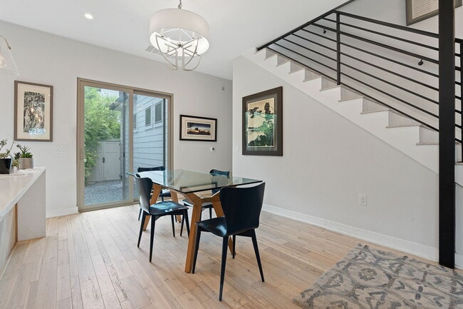 Building Photo - 2711 Willow St