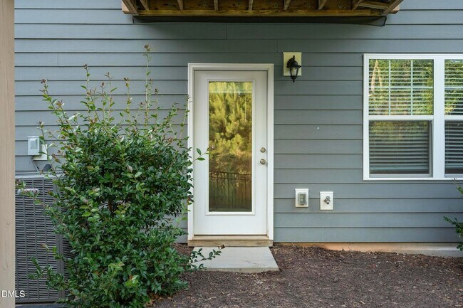 Building Photo - 229 Daisy Grove Ln