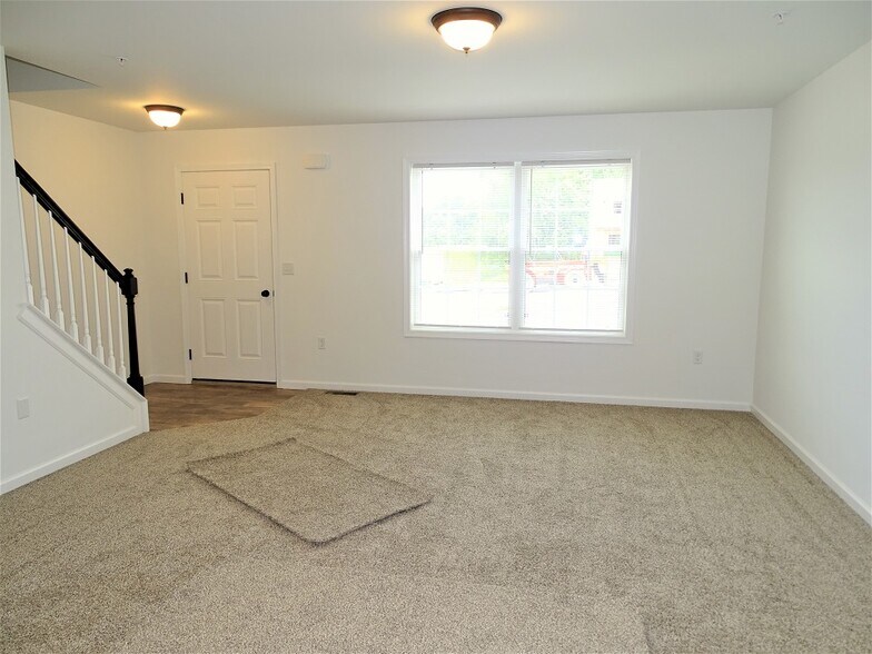 Building Photo - 412 Masonic Dr