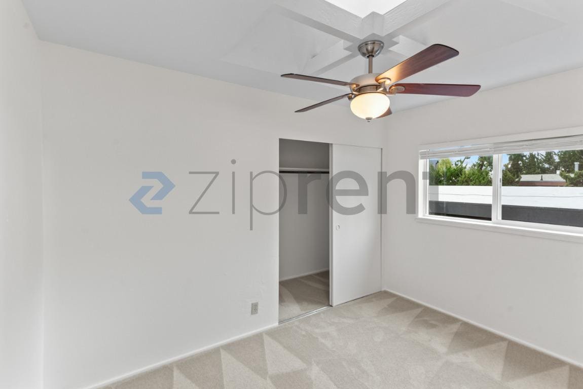 Building Photo - Unit A