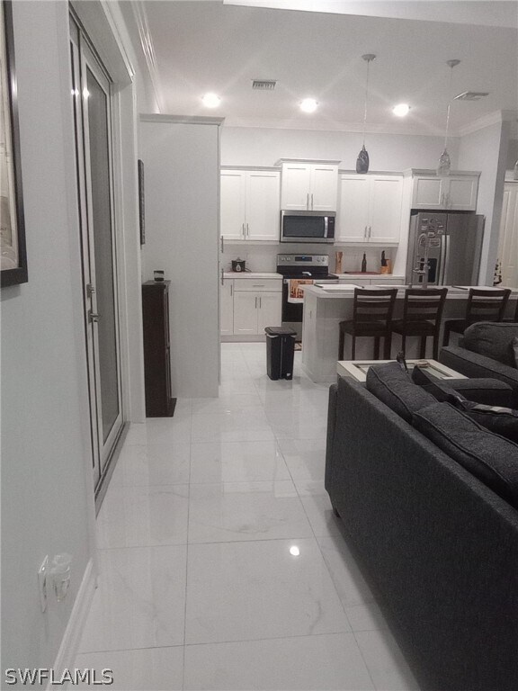 Building Photo - 3962 Everglades Blvd S