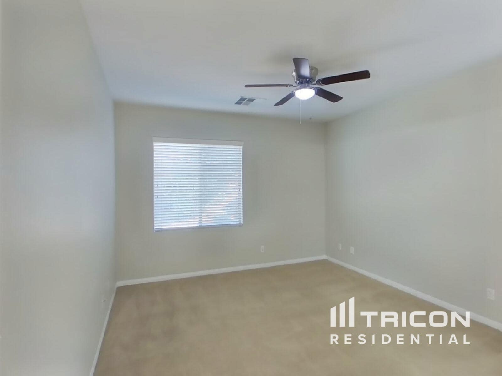 Building Photo - 2204 Turtle Beach Ave