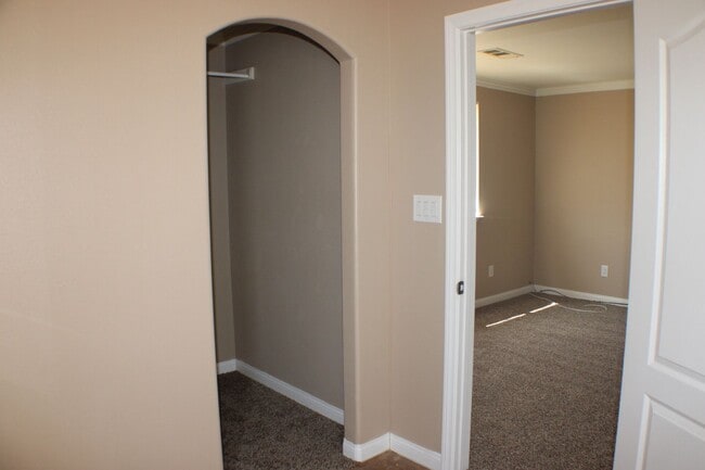 Building Photo - 8144 Fernwood Ave