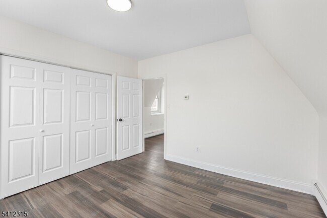 Building Photo - 676 Chestnut St