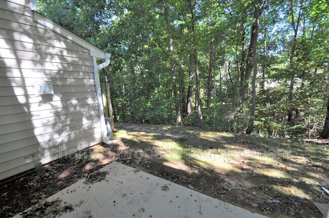 Building Photo - 240 Beechtree Dr