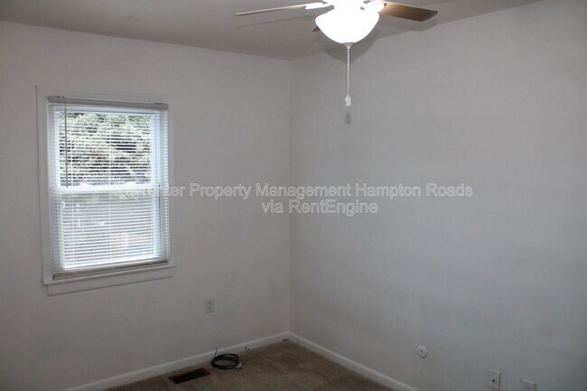 Building Photo - 5776 W Hastings Arch