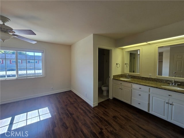 Building Photo - 4756 Larwin Ave