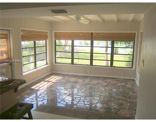 Building Photo - 1419 Crest Dr