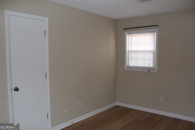 Building Photo - 128 Sandy Way