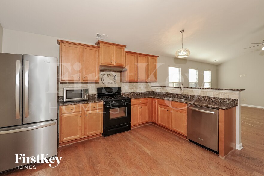 Building Photo - 432 Parkstone Dr