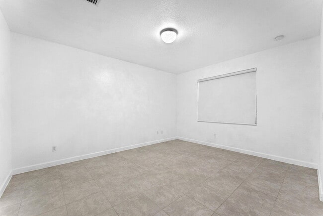 Building Photo - 3841 Aspen Leaf Dr