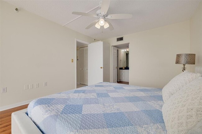 Building Photo - 7430 Sunshine Skyway Ln S