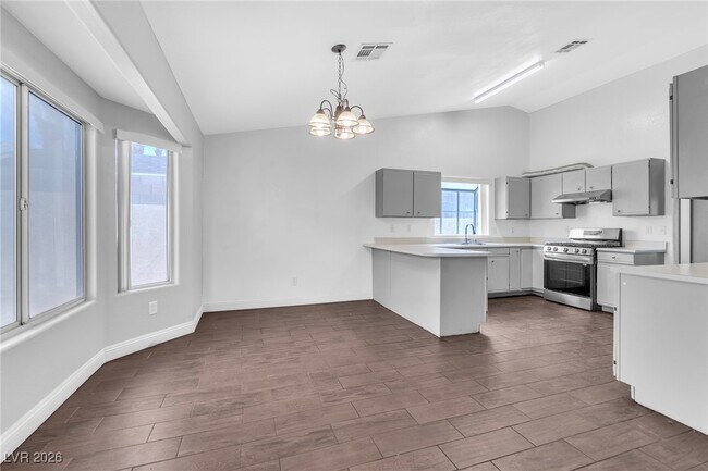 Building Photo - 3975 Duneville St