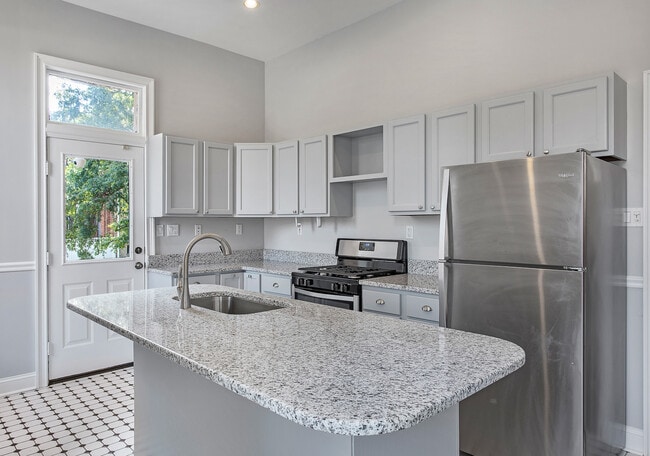 Building Photo - 2602 W Grace St