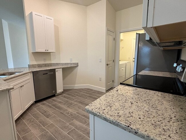 Building Photo - 2711 20th St SW