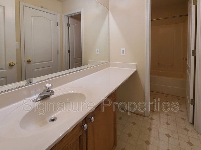 Building Photo - 209 Shaw Ct